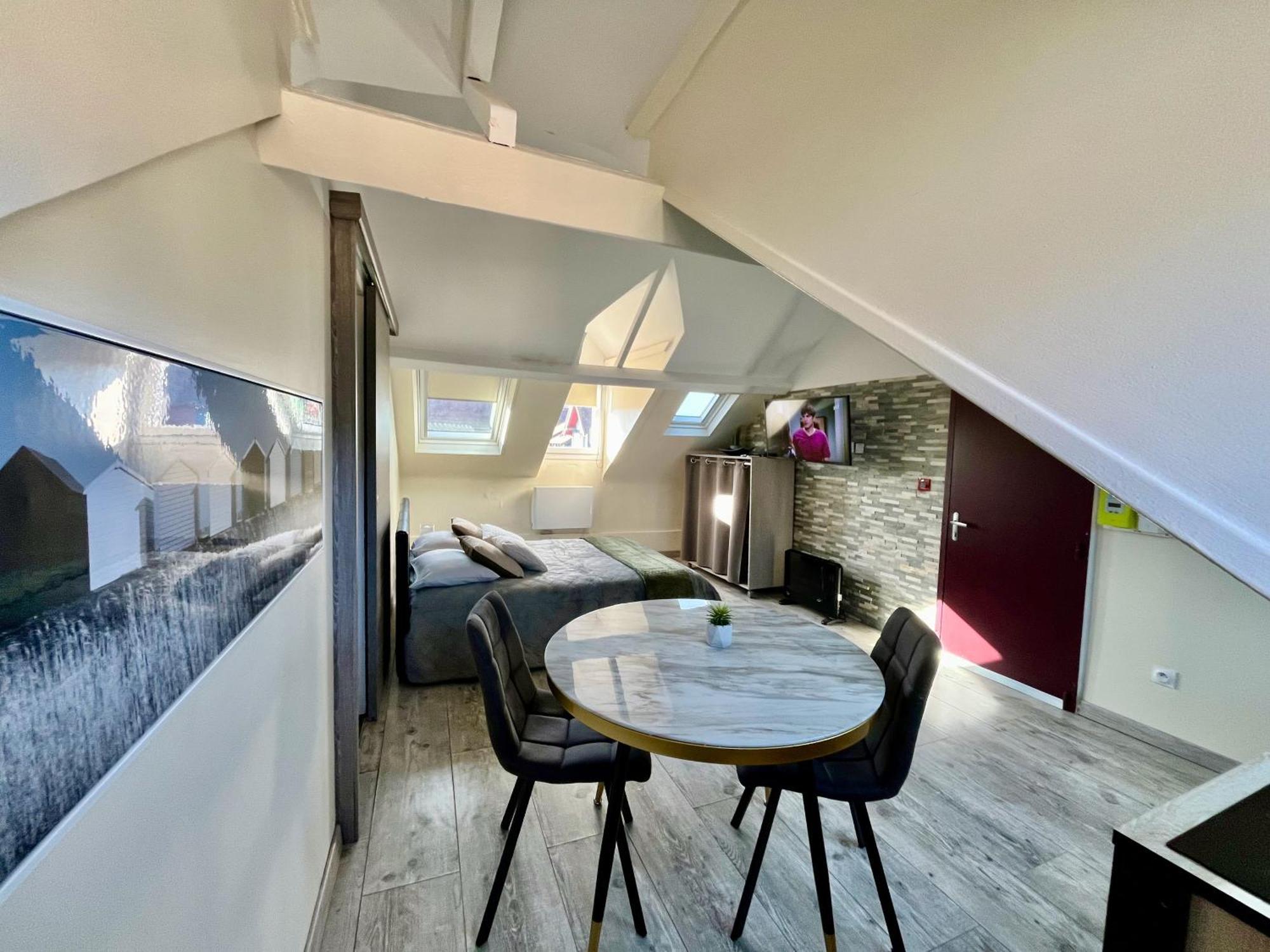 La Villa L'Oiseau Bleu Proche De La Plage Et De Deauville !!! Awards 2025 Blonville-sur-Mer Habitación foto